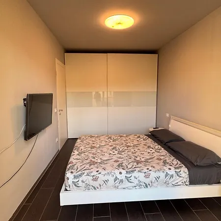 La Casa Del Pilota Con Box Auto Privato Ferrare